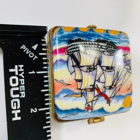 VTG Agiftcorp Boston Trinket Box Clipper Ship 2" Map of World Gold Tone Flower - Picture 15 of 16